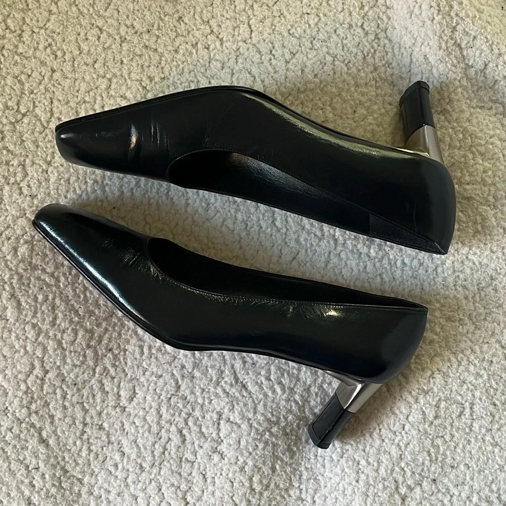 Stuart Weitzman Navy Heels with Bronze Block Accent - Picture 4 of 15